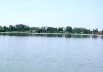 三角湖